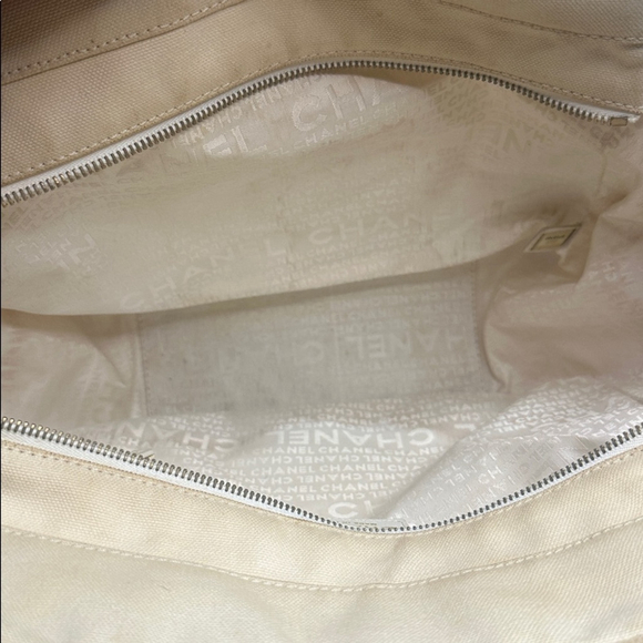 Chanel - Picture 6 of 6